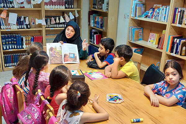 جشنواره‌ای برای شنیدن صدای نسل‌ها؛ از کودکان تا کهنسالان در میدان قصه