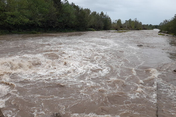 رودخانه شریفی جاده جاسک به بشاگرد را مسدود کرد