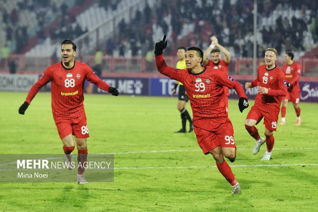 تراکتور در اندیشه یکه تازی