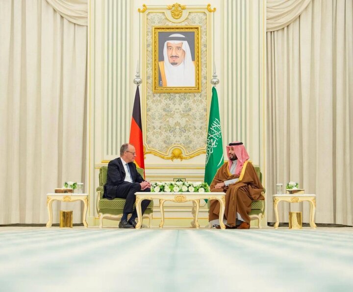 دیدار رسمی ولیعهد عربستان و صدراعظم آلمان در ریاض